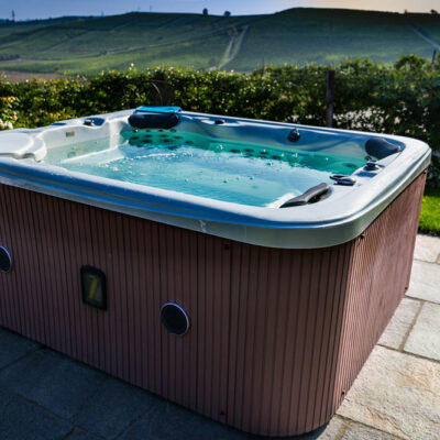 5 Things to Know Before Purchasing a Hot Tub